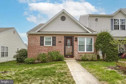 63 Southmont Dr, Enola, PA 17025