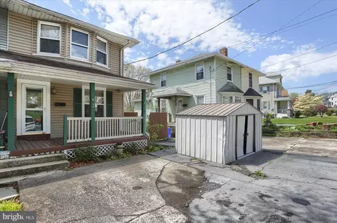 38 E Columbia Rd, Enola, PA 17025