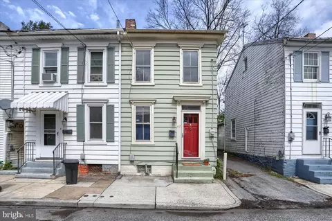 117 W South St, Carlisle, PA 17013