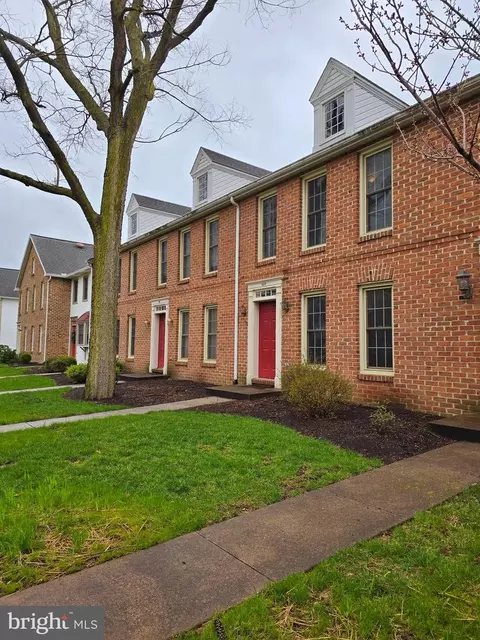 409 Delancey Ct, Mechanicsburg, PA 17055