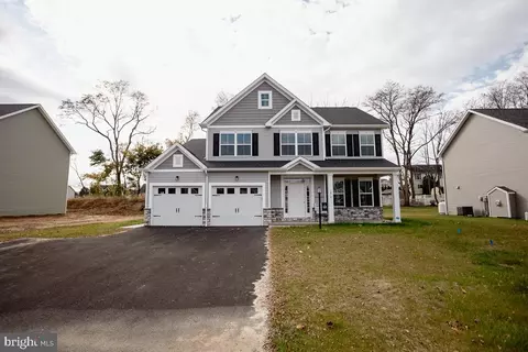 1819 Edgewood Dr, Shippensburg, PA 17257