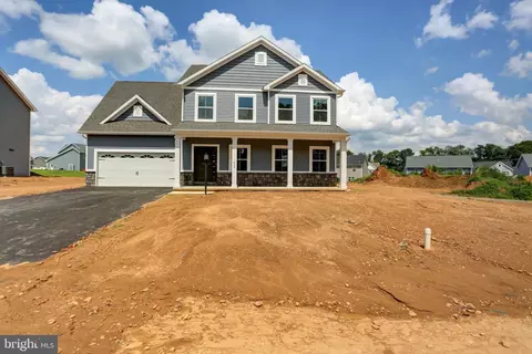 246 Woodridge Dr, Shippensburg, PA 17257