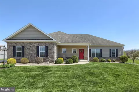 46 Franklin Dr, Mechanicsburg, PA 17055