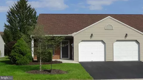 443 Mill Race Rd, Carlisle, PA 17013