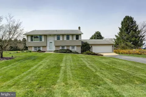 21 Carla Dr, Shippensburg, PA 17257