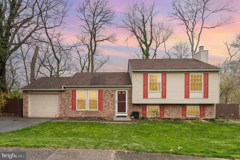 861 Mandy Ln, Camp Hill, PA 17011