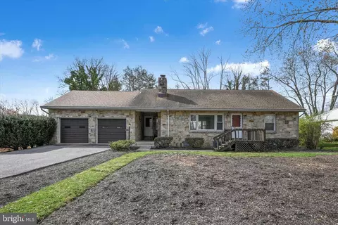 4303 Motter Ln, Camp Hill, PA 17011