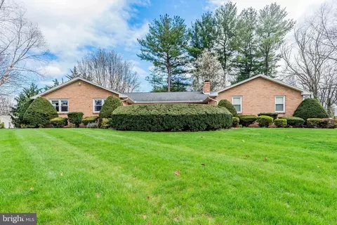 311 Glendale St, Carlisle, PA 17013