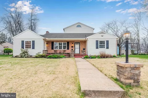204 W Elmwood Ave, Mechanicsburg, PA 17055