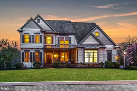 6205 Peregrine Way, Mechanicsburg, PA 17050