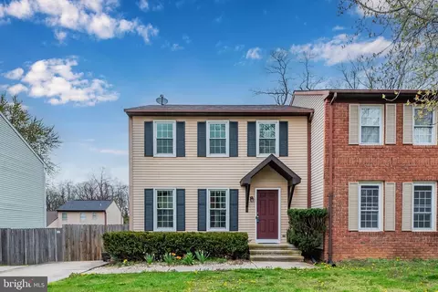 1028 Northfield Dr, Carlisle, PA 17013