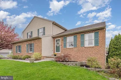 702 W Shady Ln, Enola, PA 17025