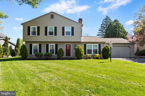 6111 Westover Dr, Mechanicsburg, PA 17050