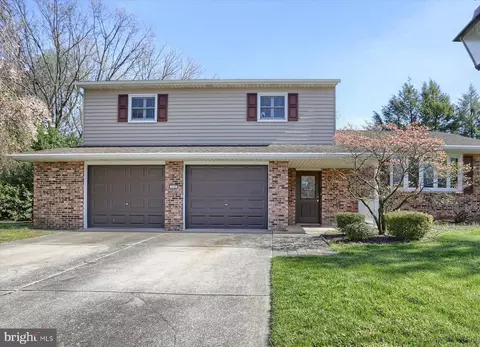 310 Pinewood Dr, Camp Hill, PA 17011