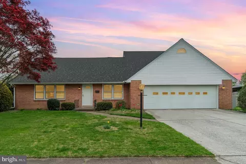 1014 E Coover St, Mechanicsburg, PA 17055
