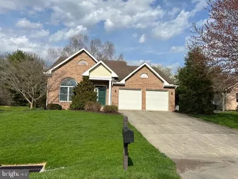970 Woodley Dr, Mechanicsburg, PA 17050
