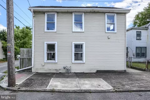 215 W Simpson St, Mechanicsburg, PA 17055