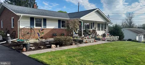 10 Dewalt Dr, Mechanicsburg, PA 17050