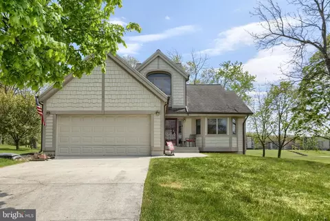 1207 Pheasant Dr S, Carlisle, PA 17013