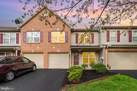 1205 Cross Creek Dr, Mechanicsburg, PA 17050