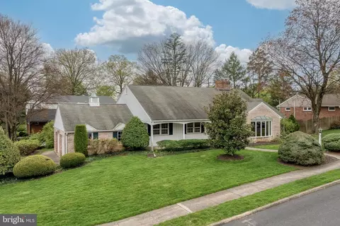 2715 Dickinson Ave, Camp Hill, PA 17011