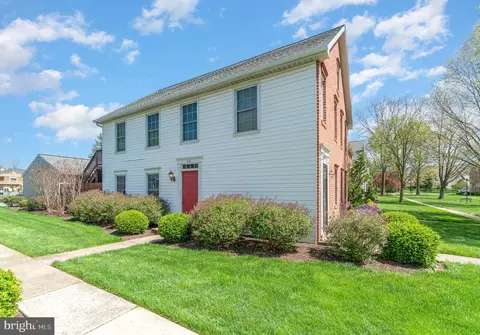 467 Delancey Ct, Mechanicsburg, PA 17055