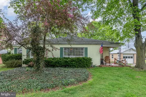 39 Maple Ave, Walnut Bottom, PA 17266