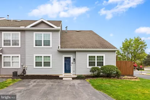 1 Courtyard Dr, Carlisle, PA 17013