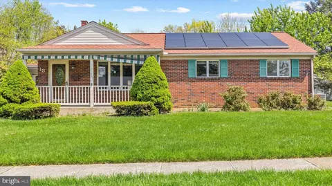13 Neponsit Ln, Camp Hill, PA 17011