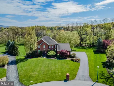 6 Petersburg Ct, Mechanicsburg, PA 17050