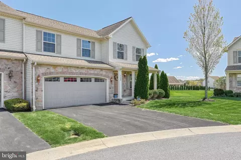 720 Gladstone Ct, Mechanicsburg, PA 17055