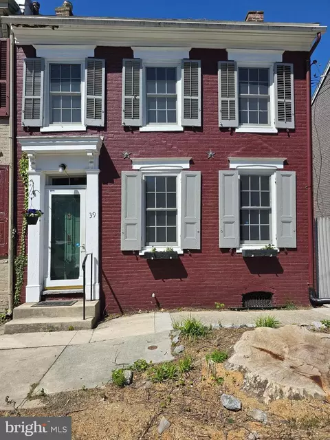 39 Walnut St, Carlisle, PA 17013