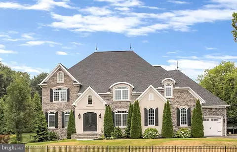 5000 Chloe Ln, Mechanicsburg, PA 17050