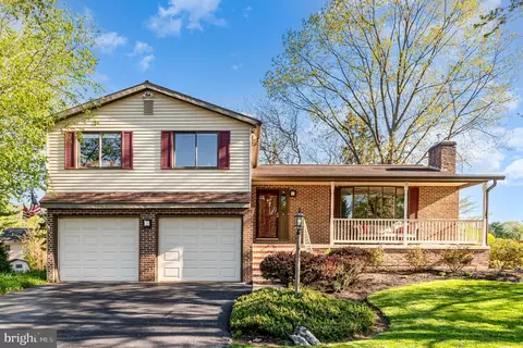 916 Armstrong Rd, Carlisle, PA 17013