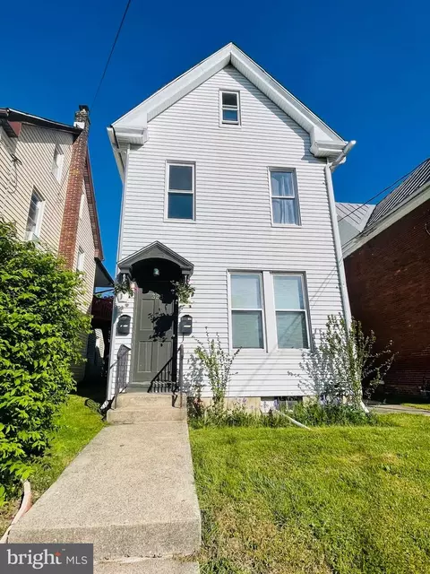 323 4th St, New Cumberland, PA 17070