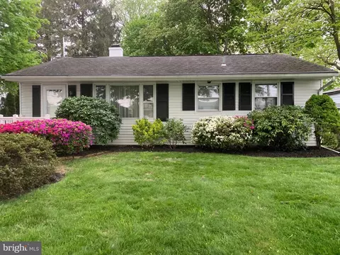 3 Courtland Rd, Camp Hill, PA 17011