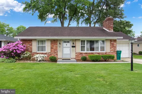 11 Gale Rd, Camp Hill, PA 17011
