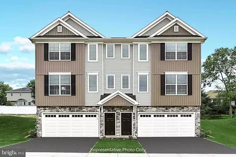51 Glenn Vw, Carlisle, PA 17013