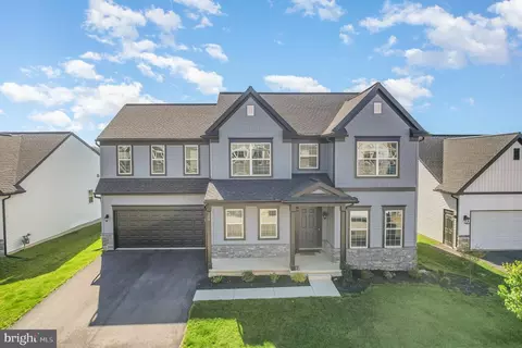 508 Charleston Dr, Mechanicsburg, PA 17055