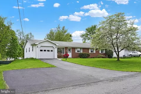 3 Park Rd, Mechanicsburg, PA 17050