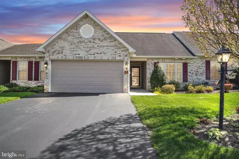 61 Gladwyn Dr, Carlisle, PA 17015