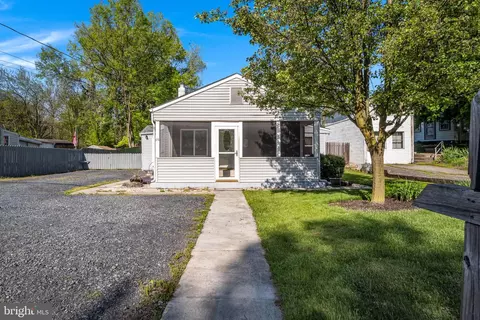 28 Fairview St, Carlisle, PA 17015