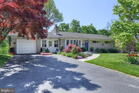 109 Old Mill Dr, Camp Hill, PA 17011