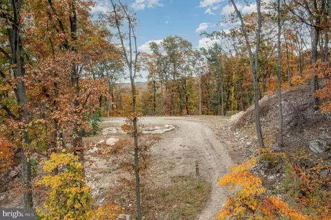 1286 Asper Dr, Boiling Springs, PA 17007