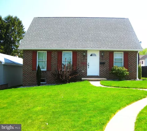 117 N Apple Ave, Shippensburg, PA 17257