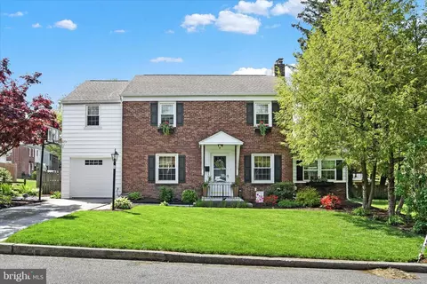 4 Park Cir, Camp Hill, PA 17011