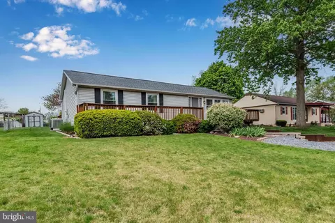 926 Gobin Dr, Carlisle, PA 17013