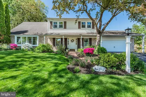 3807 Carriage House Dr, Camp Hill, PA 17011