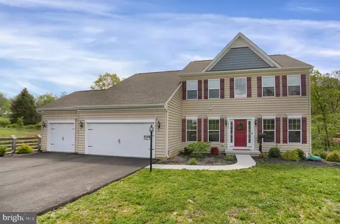 6335 Great Oak Dr, Mechanicsburg, PA 17050