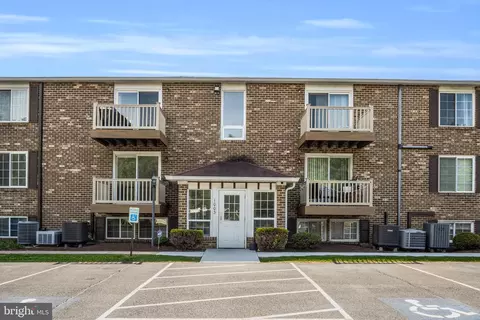 1003 Nanroc Dr #12, Mechanicsburg, PA 17055
